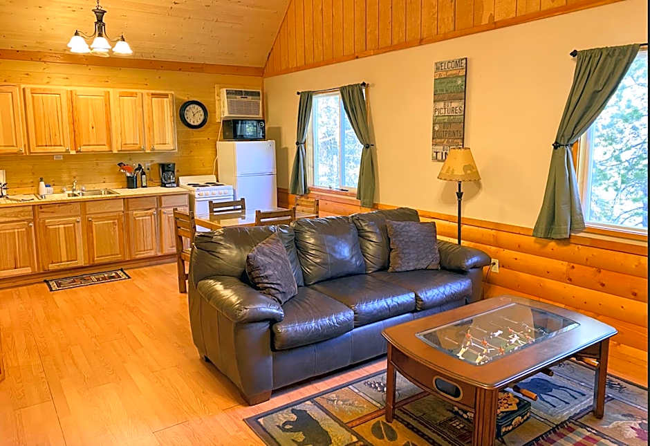 Summit Mountain Lodge and Steakhouse