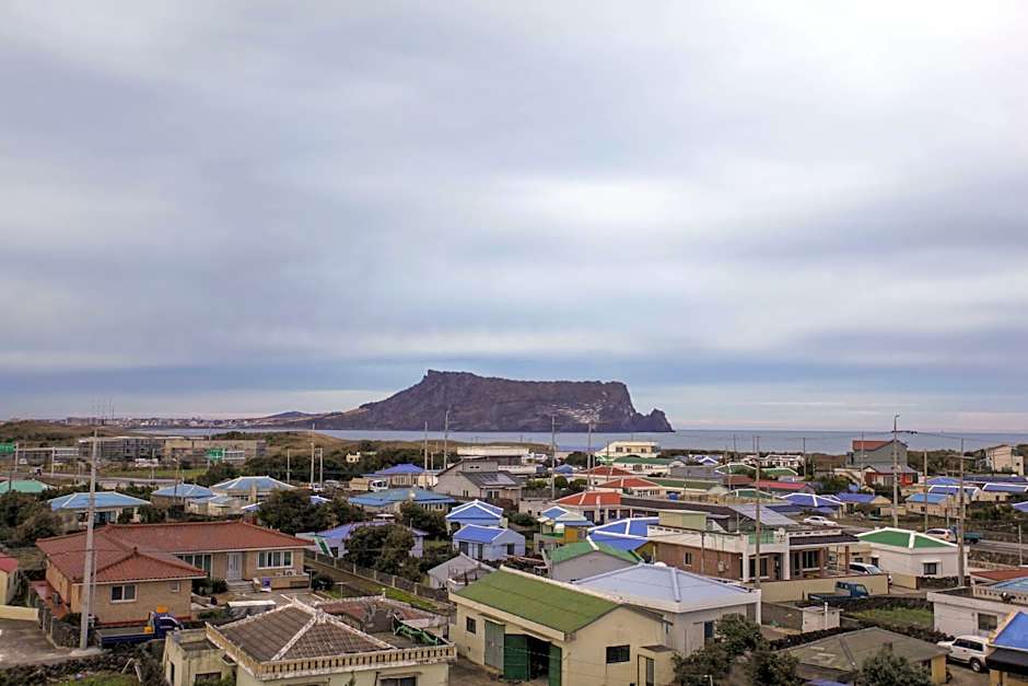 Sunrise Hotel Seopjikoji