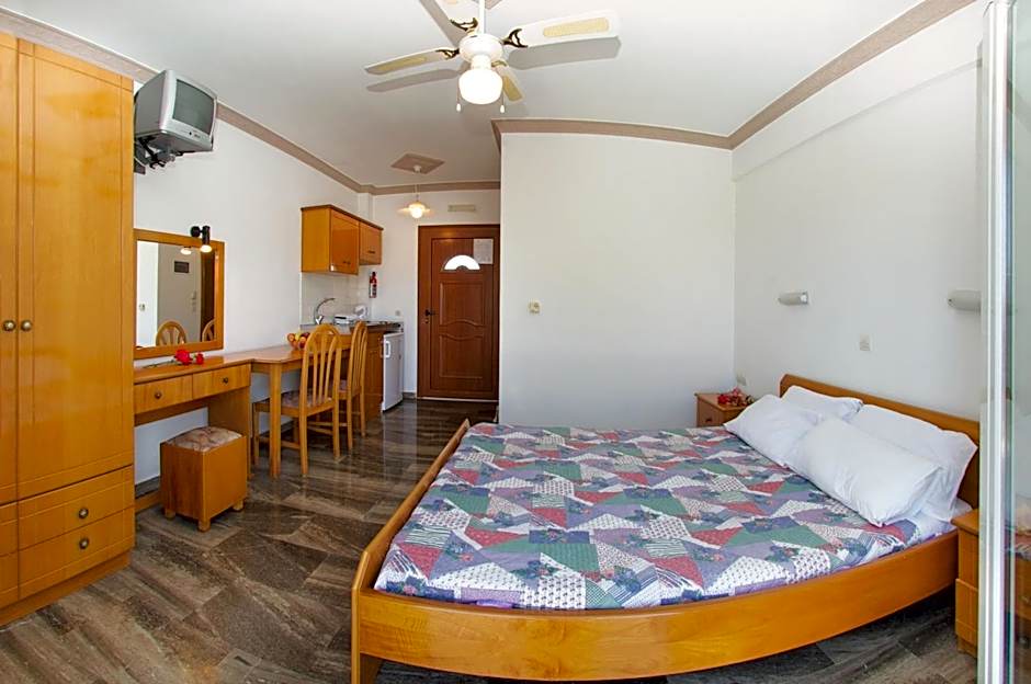 Nikos Studios and Apartments