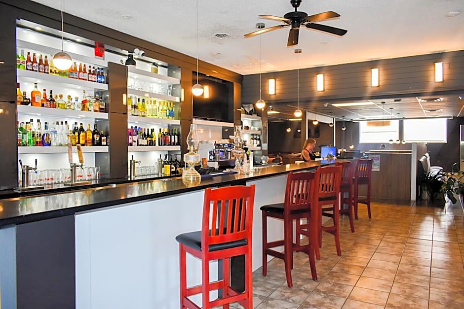 Days Inn by Wyndham Sylvan Lake