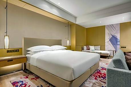 Premier Suite with 1 King bed with Executive Lounge Access