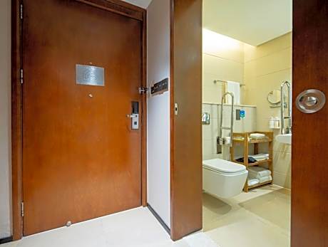 Standard King Room - Accessible