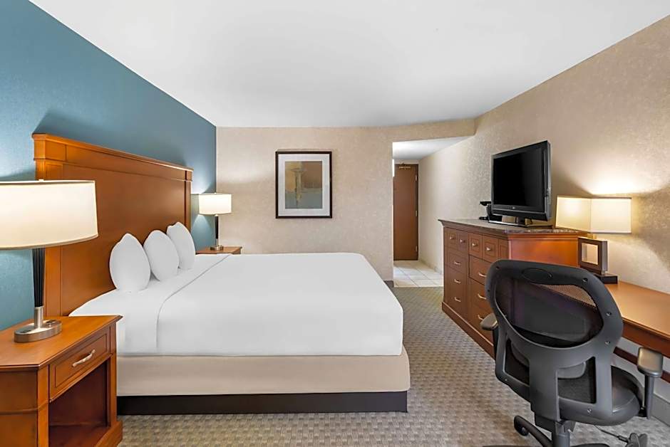 Sonesta Essential Houston Hobby Airport