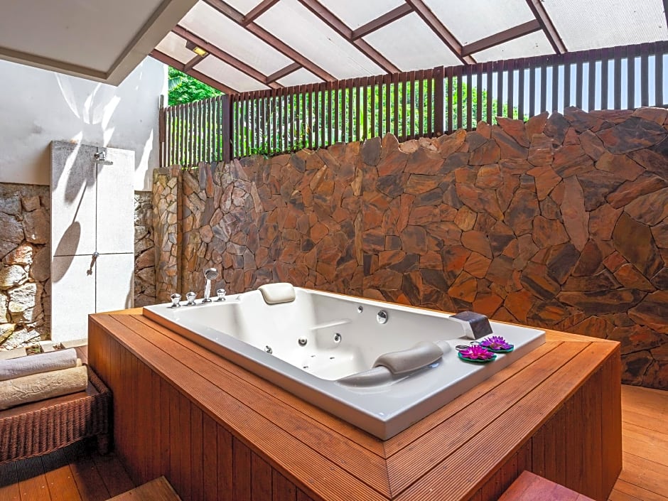 Luxury 8 bedrooms Pool Villa