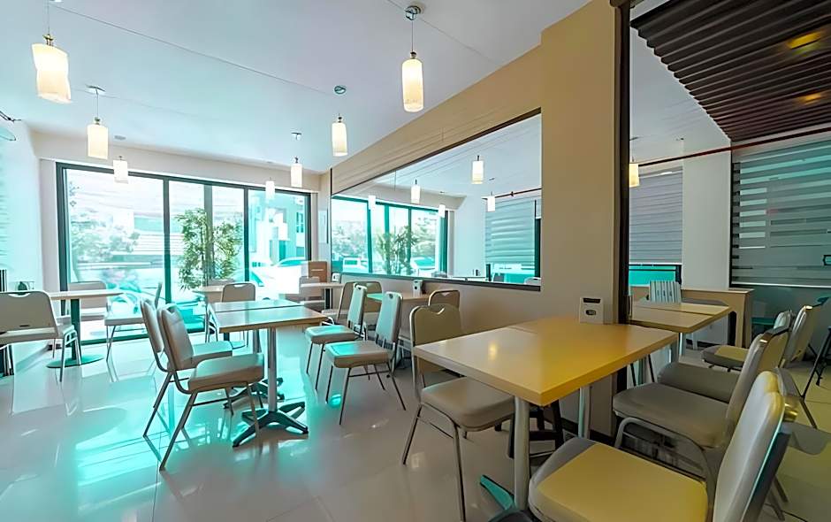 RedDoorz Plus @ Roxas Street Davao