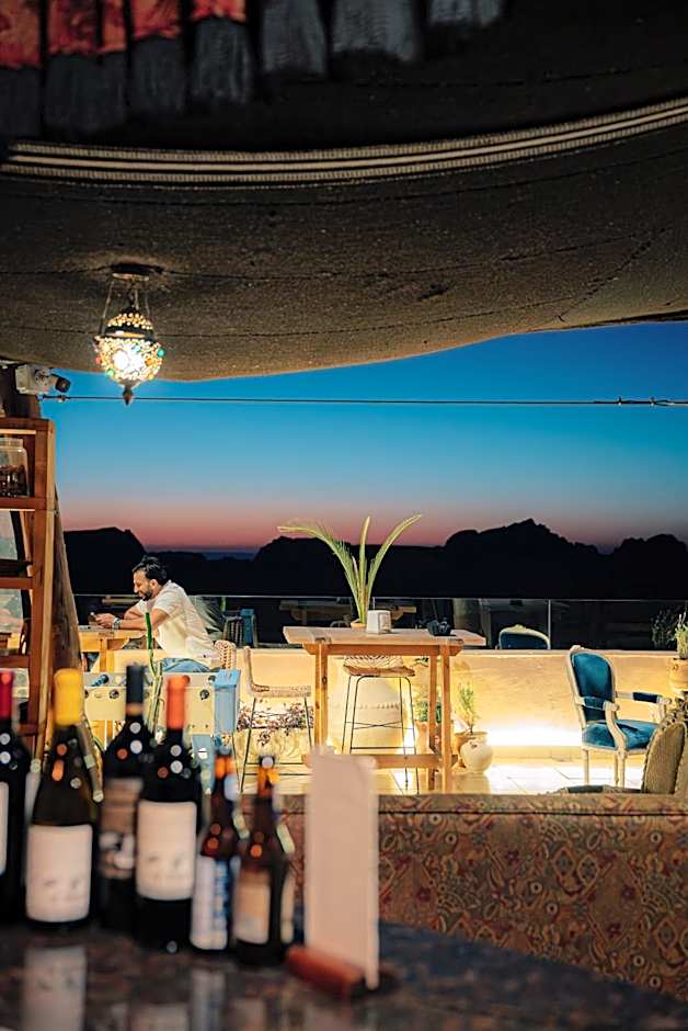 Nomads Hotel