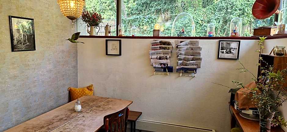 Hotel & Bistro Pêle-Mêle