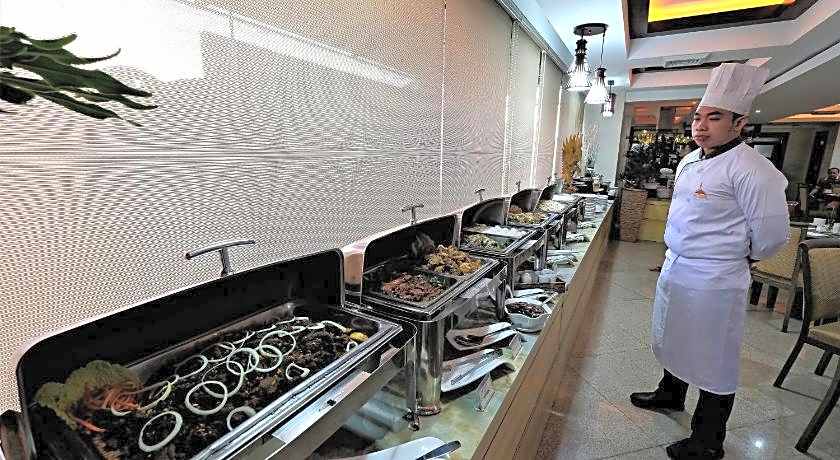 Pinnacle Hotel And Suites