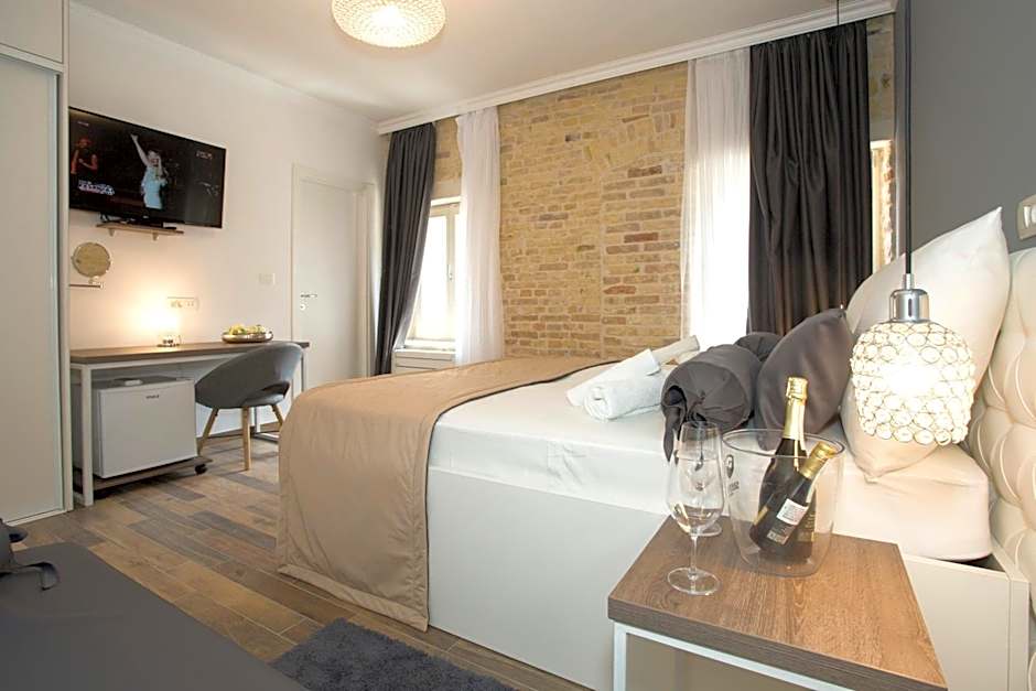 Aspalathos Residence