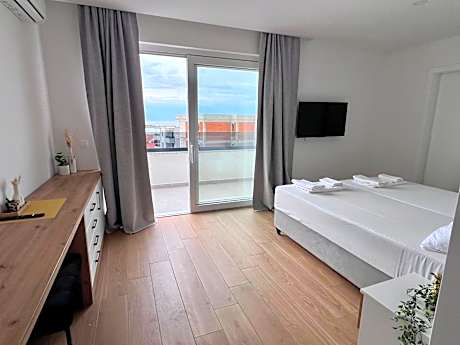 Deluxe Suite with Sea View