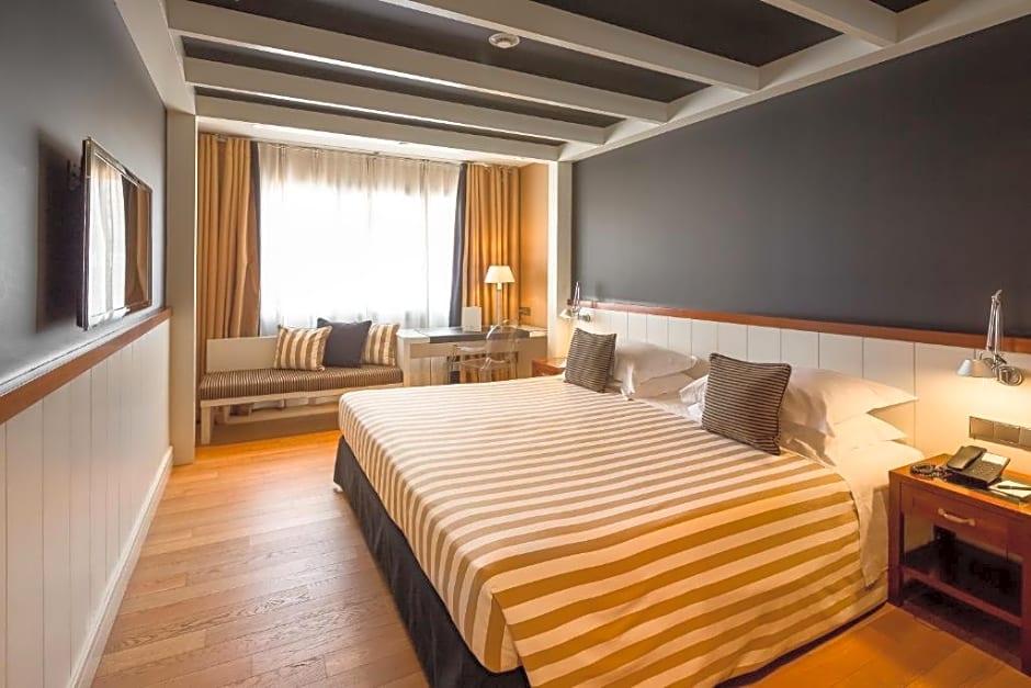 U232 Hotel