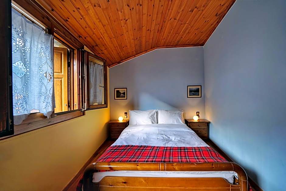 To Balkoni tis Agorianis