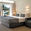 Hananui Lodge and Apartments