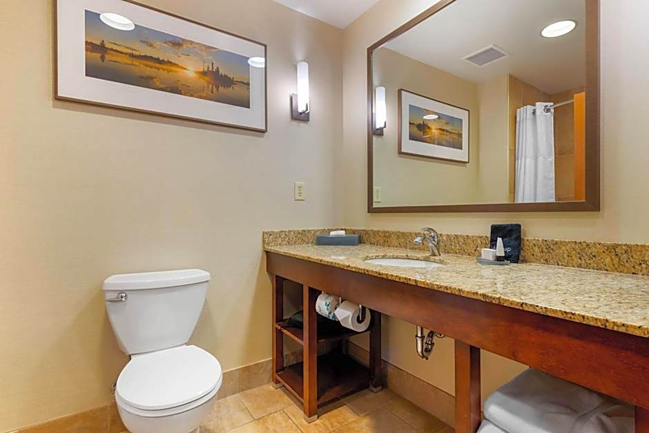 Lift Bridge Lodge, an Ascend Collection Hotel