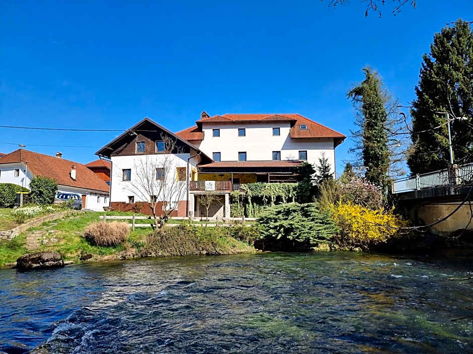 Zdjęcie 1 z 50 — Krka River Lodge