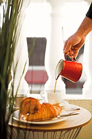 room007 Ventura Hostel