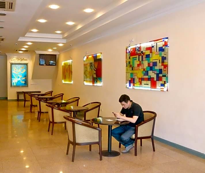 De Galleria Hotel