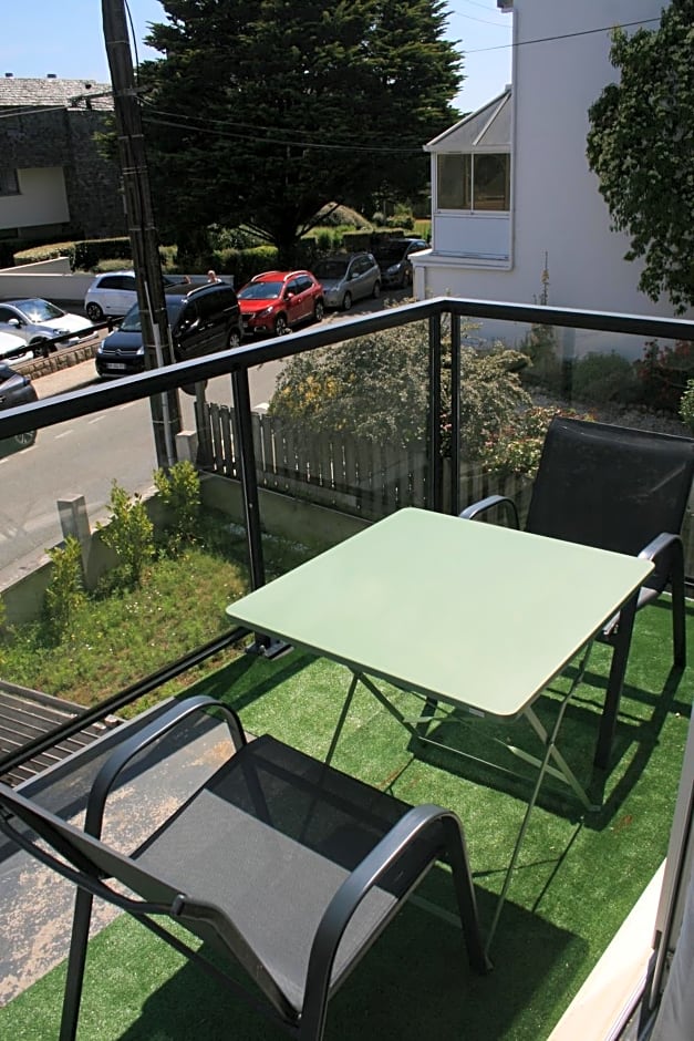 Chambre avec accès piscine intérieure