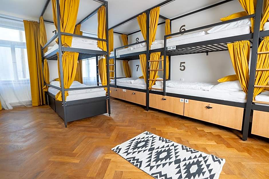 White Wolf House Hostel & Apartments