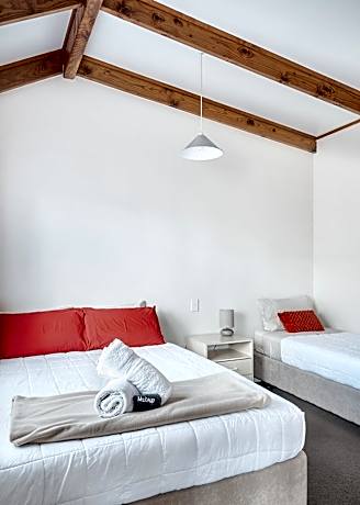 Two-Bedroom Suite - Motel/Unit 8
