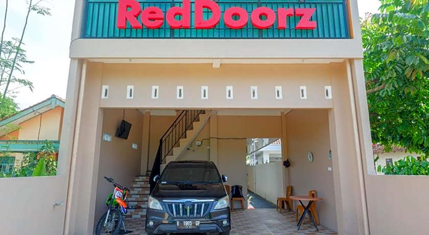 RedDoorz Syariah near Stasiun Gumilir Cilacap