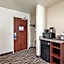 Cobblestone Hotel & Suites - De Pere