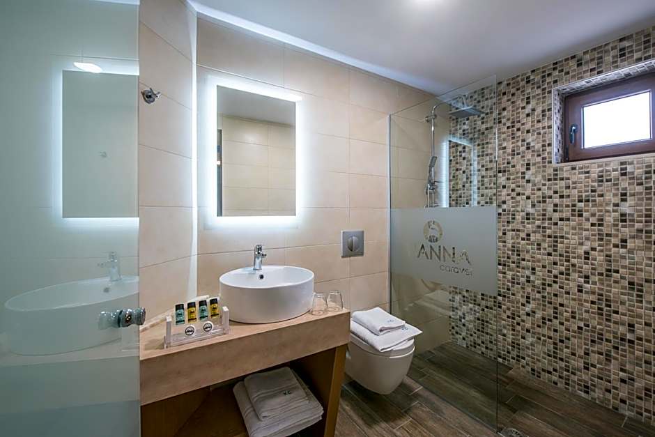 Yianna Caravel "by Checkin"