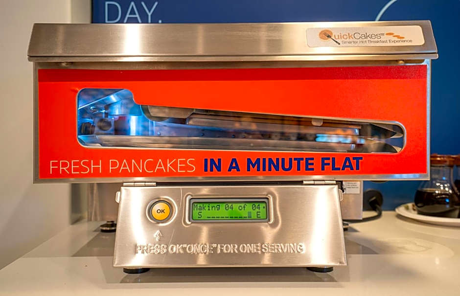 Holiday Inn Express & Suites Brandon By IHG