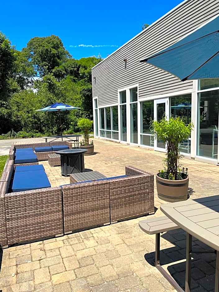 Iris Hotel Cape Cod