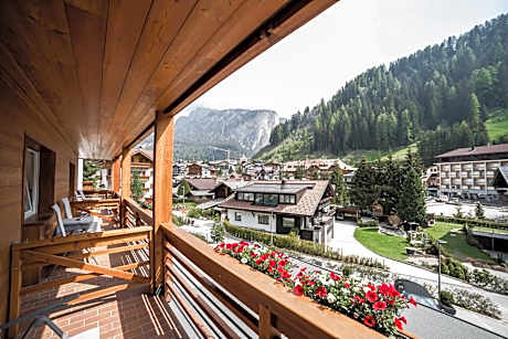 Classic Double Room with Balcony