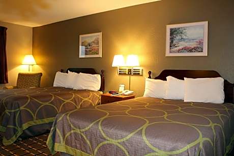 Queen Room with Two Queen Beds - Non-Smoking