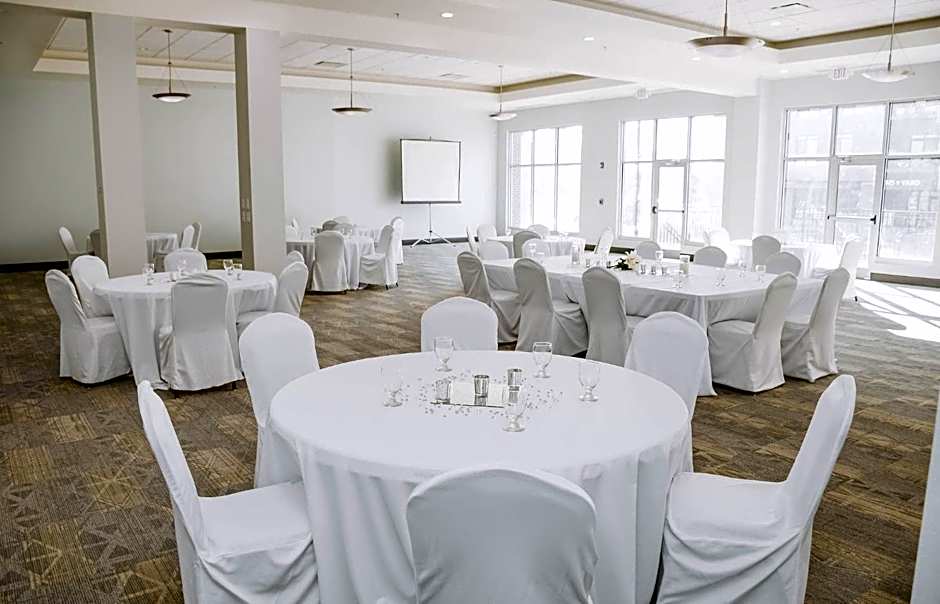 Holiday Inn Omaha Downtown Waterpark By IHG