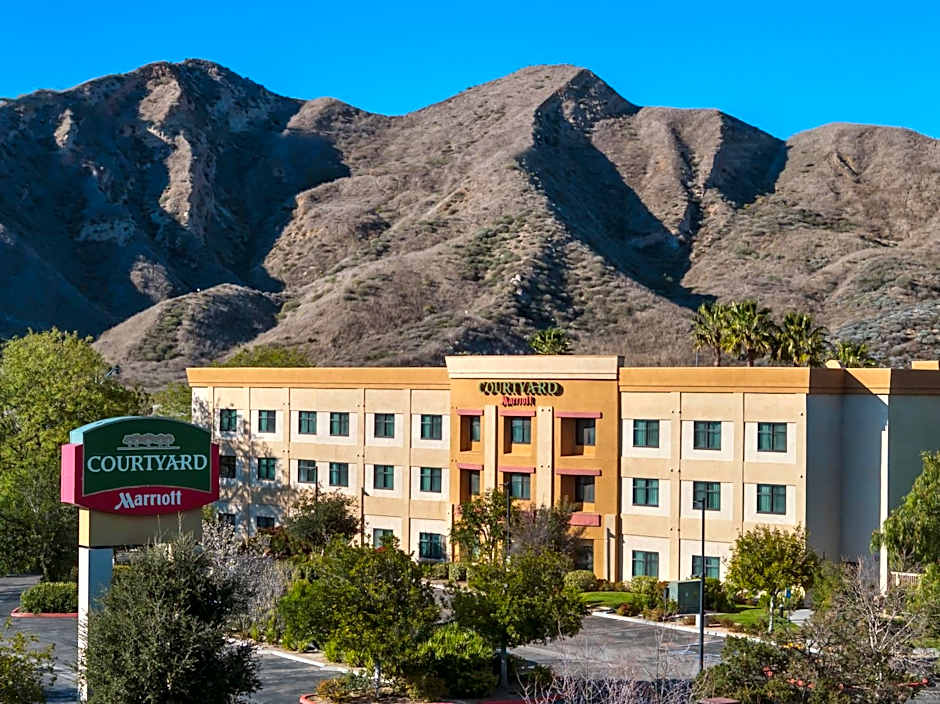 Courtyard by Marriott Santa Clarita Valencia