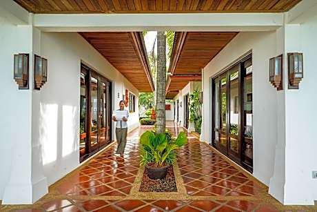 4-Bedroom Sea View Villa