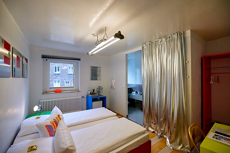 18Arts Hotel