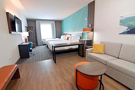 Queen Suite with Two Queen Beds and Sofa Bed - Non Smoking