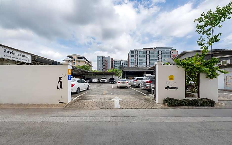 Lee's Mark Residence