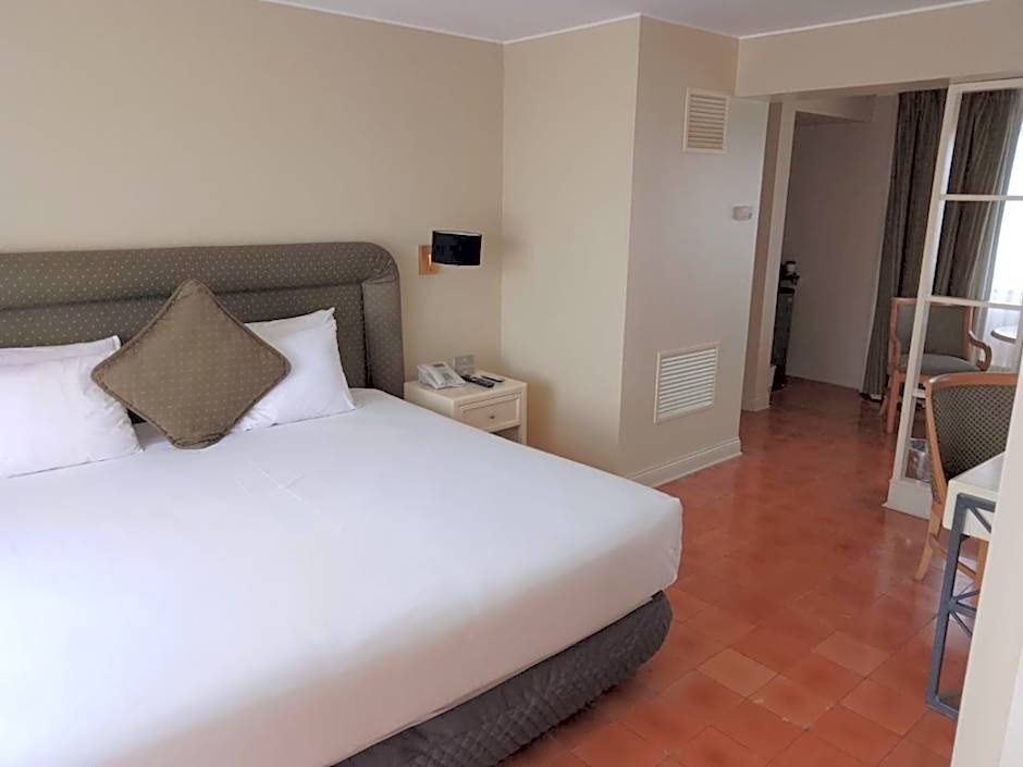 Suites del Bosque Hotel