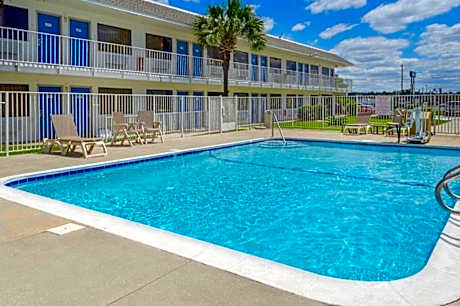 Motel 6 Gulfport, MS Airport