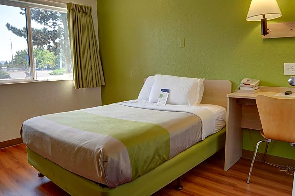 Motel 6-Springfield, OR - Eugene North