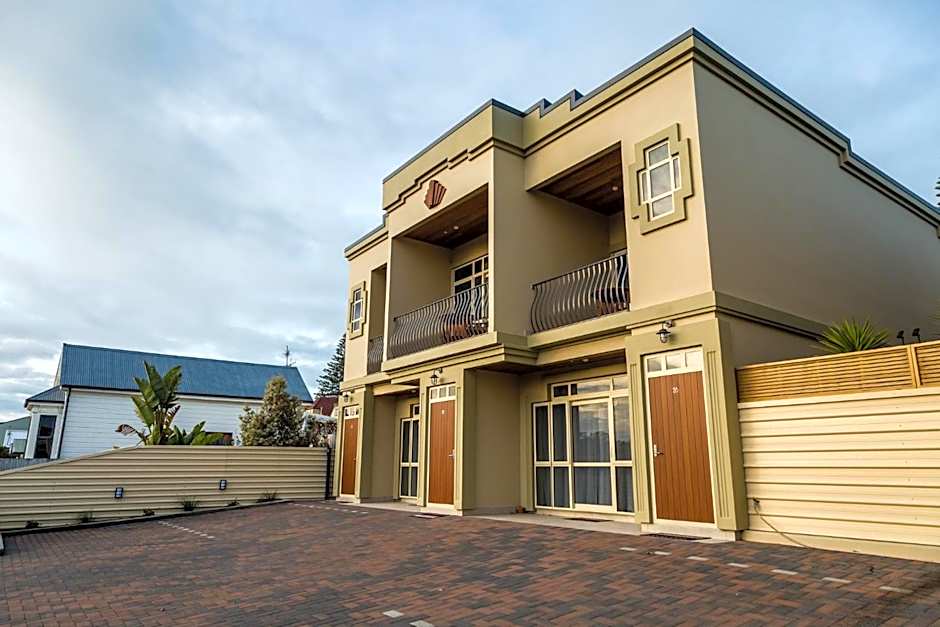 Pebble Beach Motor Inn