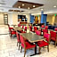 Holiday Inn Express & Suites Tracy By IHG