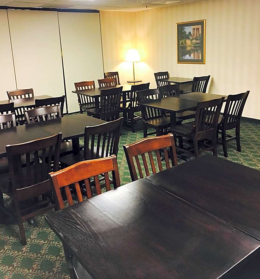 Greystone Inn & Suites