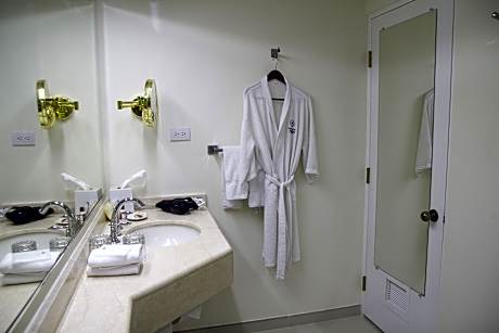 Deluxe Two Queen Beds