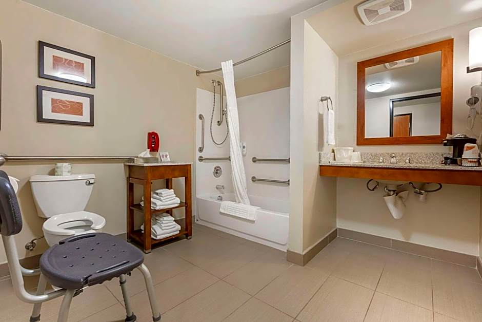 Comfort Suites Redding - Shasta Lake