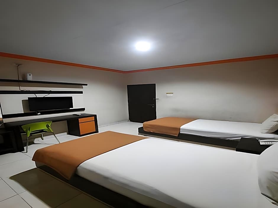 Collection O 93163 Hotel Grand Kartika