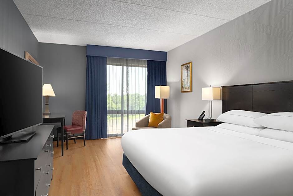 DoubleTree By Hilton Hotel Bradley International Airport