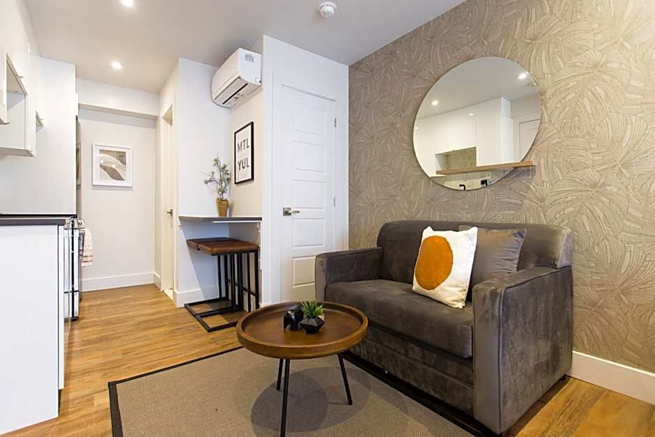 Romantic Studio in the Heart of Little Italy by Den Stays