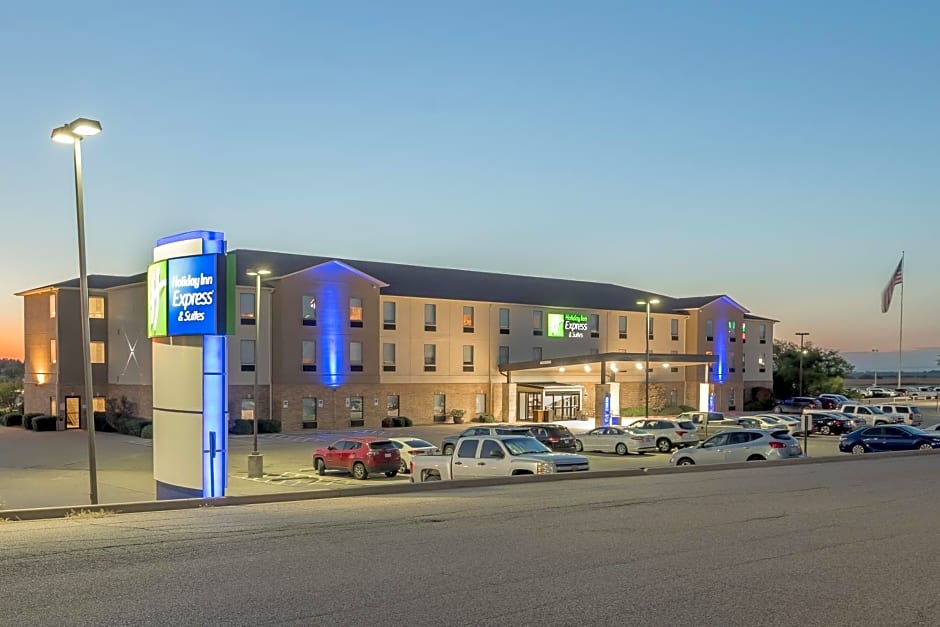 Holiday Inn Express & Suites N Waco Area - West, an IHG Hotel