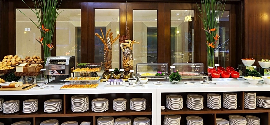 Central Palace Hotel